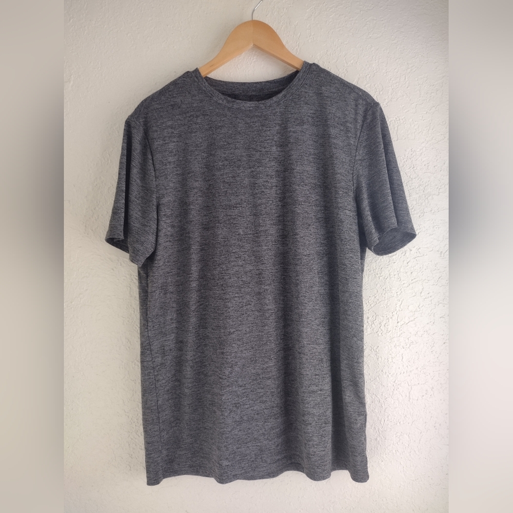 Quince Men's Gray Performance Tshirt - Picture 2 of 6